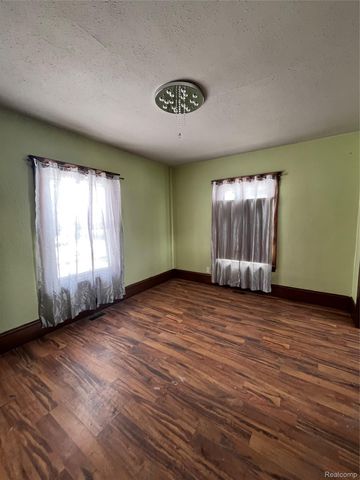 600 W Biddle Street, Jackson, MI 49203
