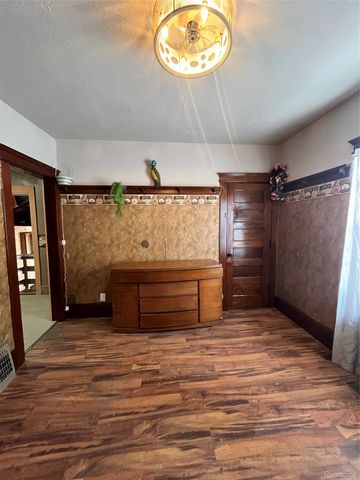 600 W Biddle Street, Jackson, MI 49203