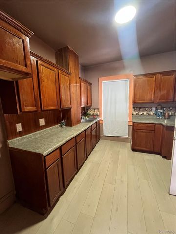 600 W Biddle Street, Jackson, MI 49203
