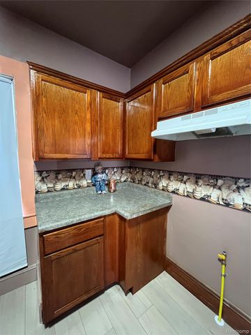 600 W Biddle Street, Jackson, MI 49203