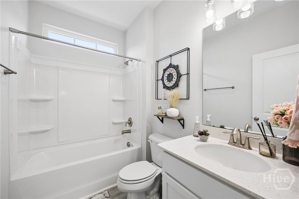 Image 15 of property listing at 143 Nettleton Lane, Richmond Hill, GA 31324