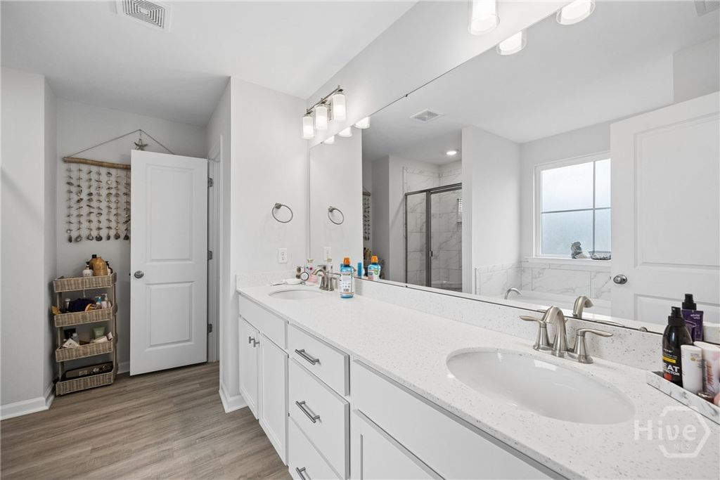 Image 20 of property listing at 143 Nettleton Lane, Richmond Hill, GA 31324
