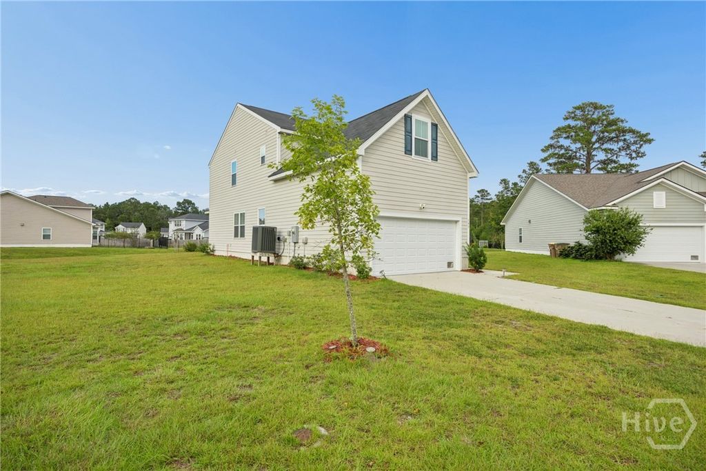 Image 38 of property listing at 143 Nettleton Lane, Richmond Hill, GA 31324