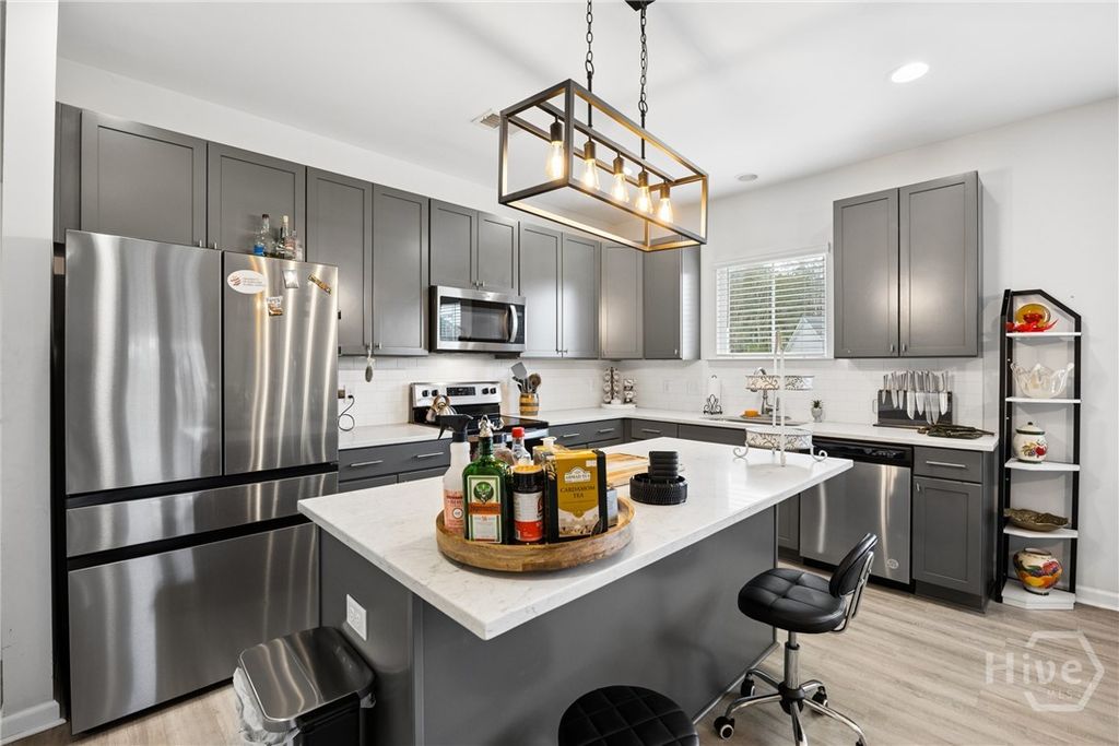 Image 7 of property listing at 143 Nettleton Lane, Richmond Hill, GA 31324