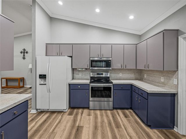 5137 NEW BRITTANY LANE, Zephyrhills, FL 33541