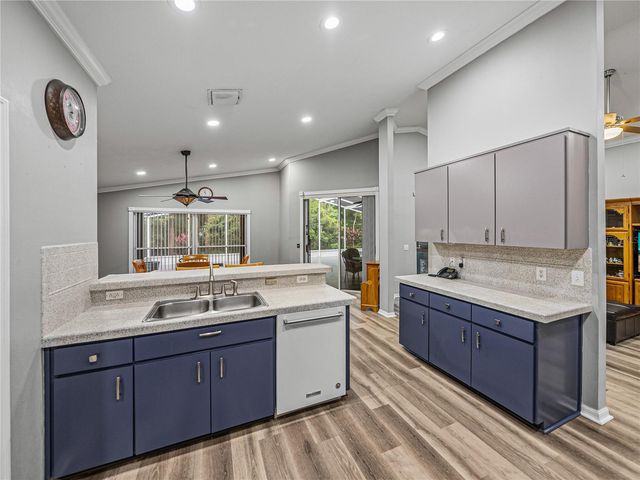 5137 NEW BRITTANY LANE, Zephyrhills, FL 33541
