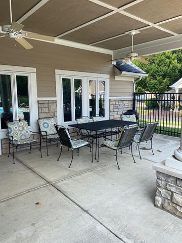 8034 Ravine Run Lane, Columbus, OH 43235
