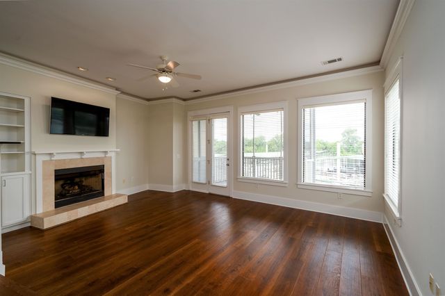 692 MARINA COTTAGE DR, Memphis, TN 38103