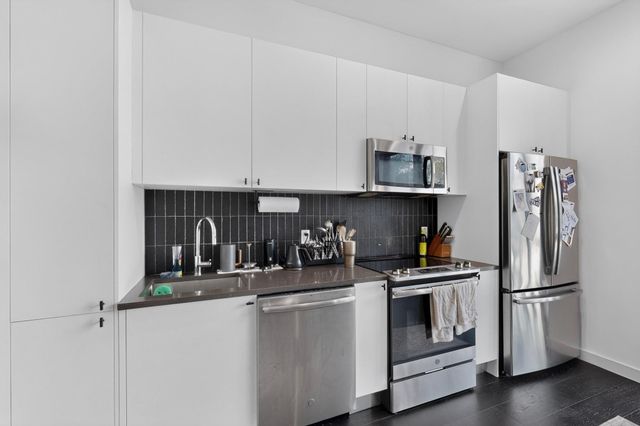 800 Embassy DR 205, Austin, TX 78702