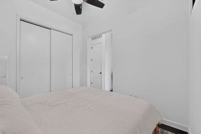 800 Embassy DR 205, Austin, TX 78702