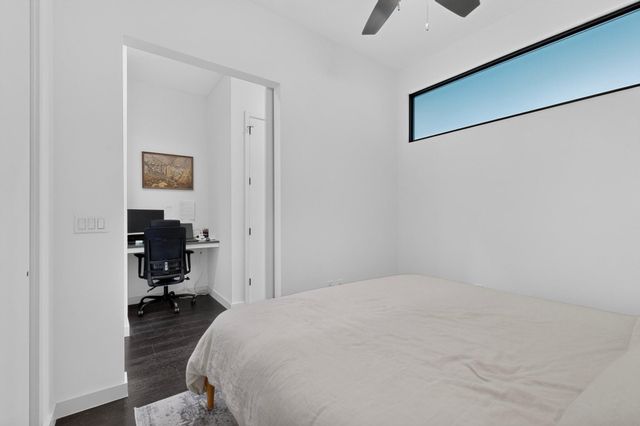 800 Embassy DR 205, Austin, TX 78702