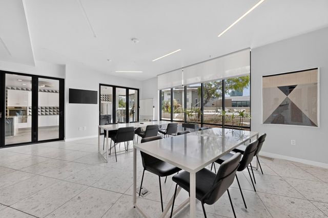 800 Embassy DR 205, Austin, TX 78702