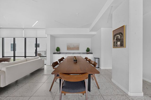 800 Embassy DR 205, Austin, TX 78702