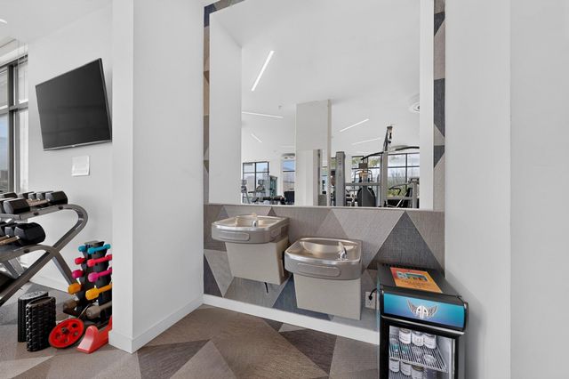 800 Embassy DR 205, Austin, TX 78702