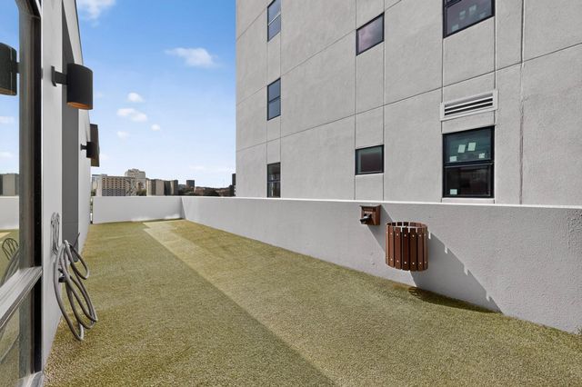 800 Embassy DR 205, Austin, TX 78702