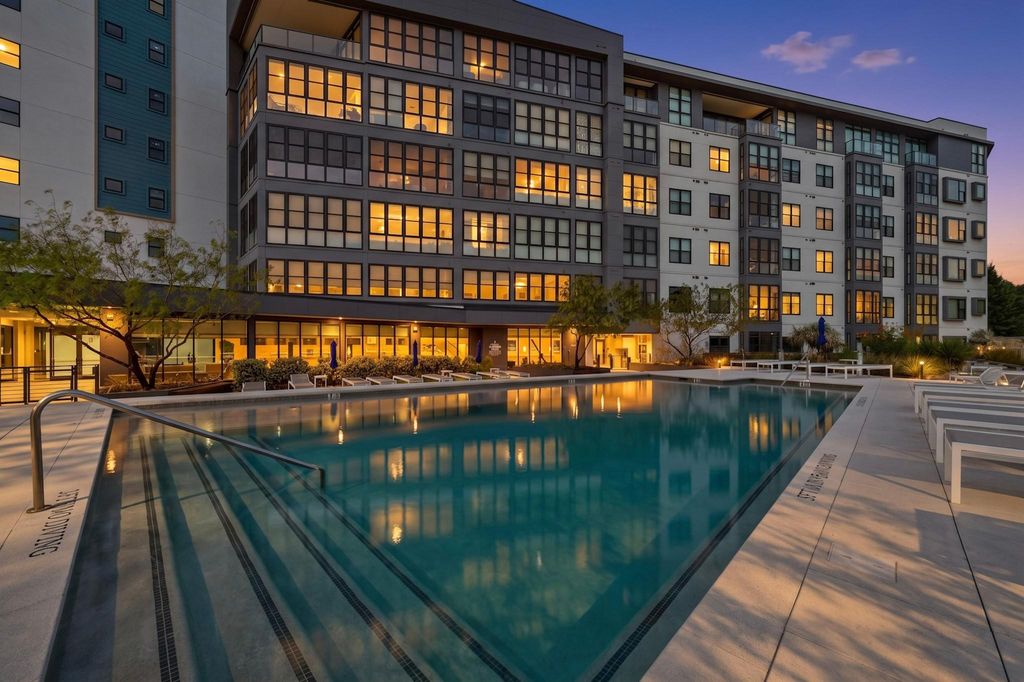 800 Embassy DR 205, Austin, TX 78702