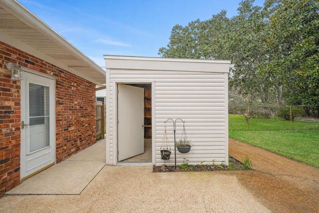 130 NE Walton Drive, Fort Walton Beach, FL 32548