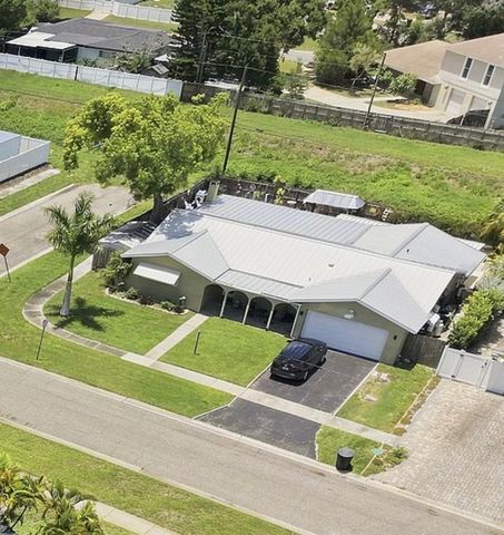 5893 34TH AVENUE N, St Petersburg, FL 33710