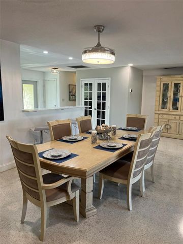 5893 34TH AVENUE N, St Petersburg, FL 33710