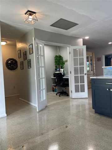 5893 34TH AVENUE N, St Petersburg, FL 33710