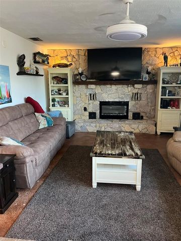 5893 34TH AVENUE N, St Petersburg, FL 33710