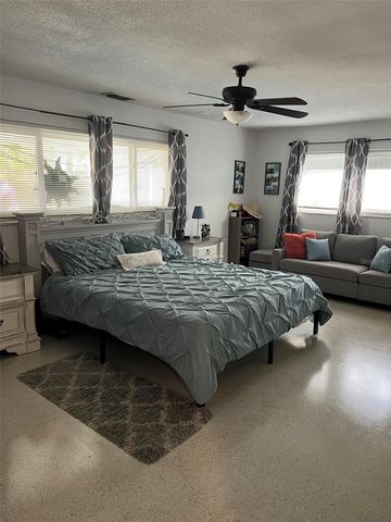 5893 34TH AVENUE N, St Petersburg, FL 33710