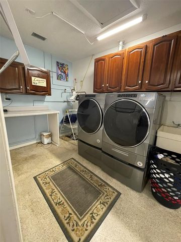 5893 34TH AVENUE N, St Petersburg, FL 33710