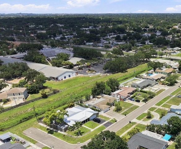 5893 34TH AVENUE N, St Petersburg, FL 33710