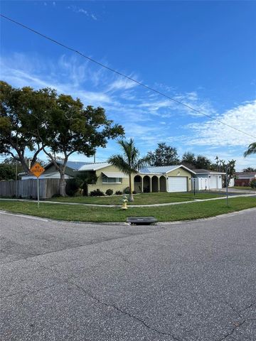 5893 34TH AVENUE N, St Petersburg, FL 33710