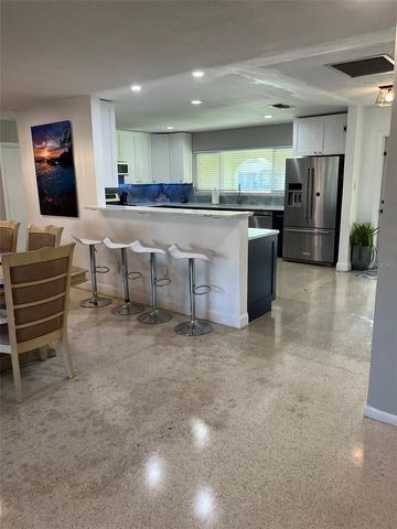 5893 34TH AVENUE N, St Petersburg, FL 33710