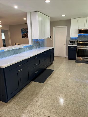5893 34TH AVENUE N, St Petersburg, FL 33710