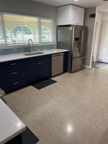 5893 34TH AVENUE N, St Petersburg, FL 33710