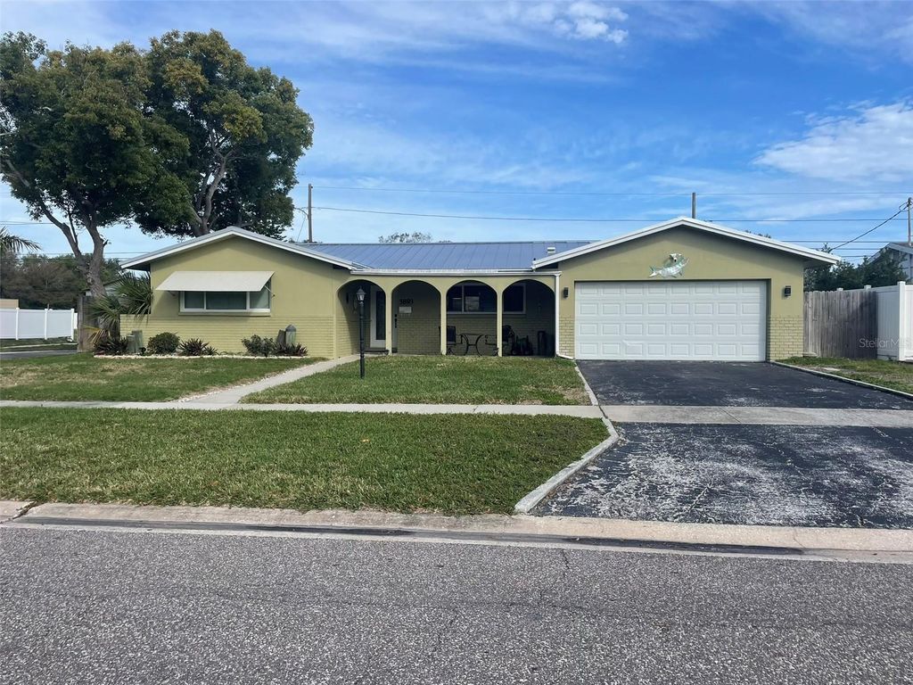 5893 34TH AVENUE N, St Petersburg, FL 33710