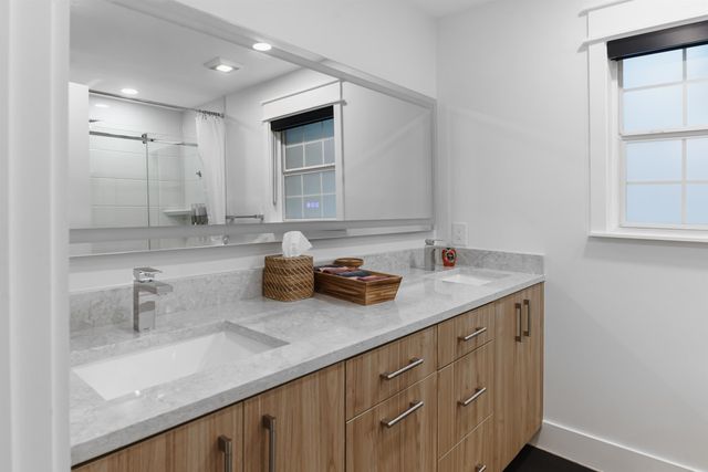 1821 Jackson Bluff Rd, Tallahassee, FL 32304