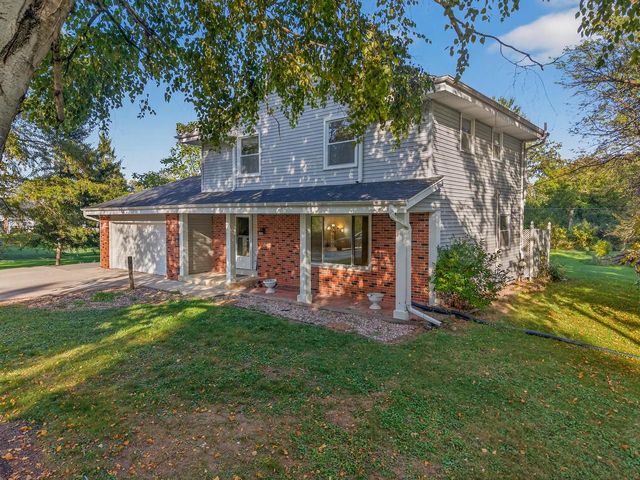 10114 N Meadow LANE, Mequon, WI 53092