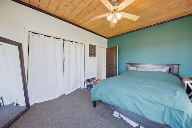 638 W Fisher Street, Bellville, TX 77418