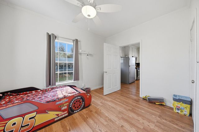 638 W Fisher Street, Bellville, TX 77418