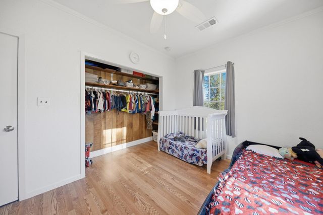 638 W Fisher Street, Bellville, TX 77418