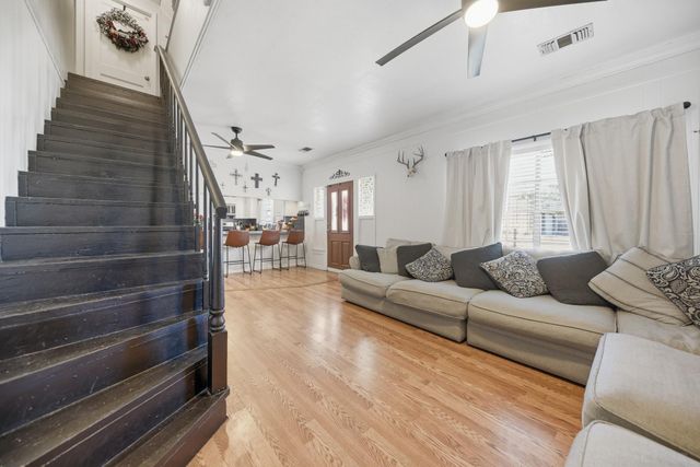 638 W Fisher Street, Bellville, TX 77418