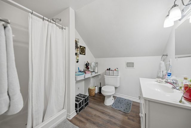 638 W Fisher Street, Bellville, TX 77418