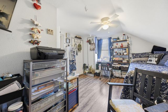 638 W Fisher Street, Bellville, TX 77418