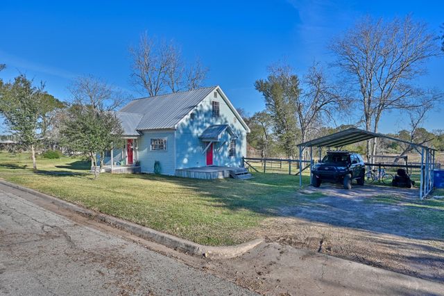638 W Fisher Street, Bellville, TX 77418