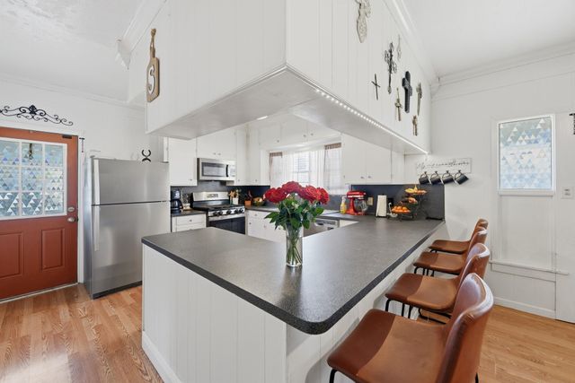 638 W Fisher Street, Bellville, TX 77418