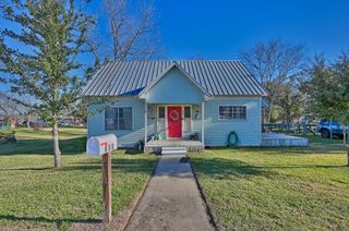 638 W Fisher Street, Bellville, TX 77418