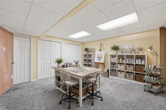 212 E Hansen Court, Independence, MO 64055