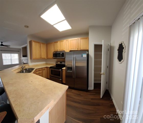 8705 Wandering Creek Way, Charlotte, NC 28227