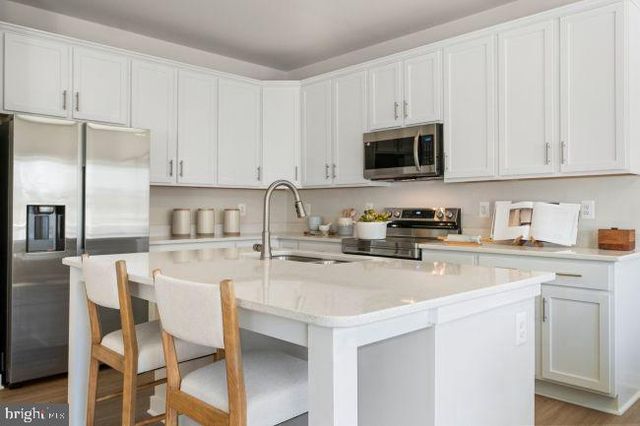 4 EDDY RD, Inwood, WV 25428