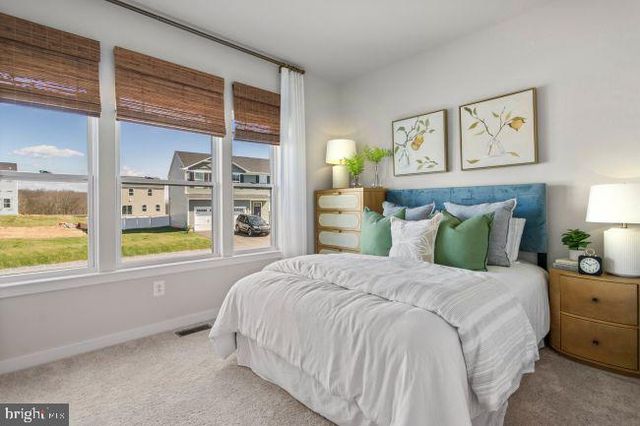 4 EDDY RD, Inwood, WV 25428