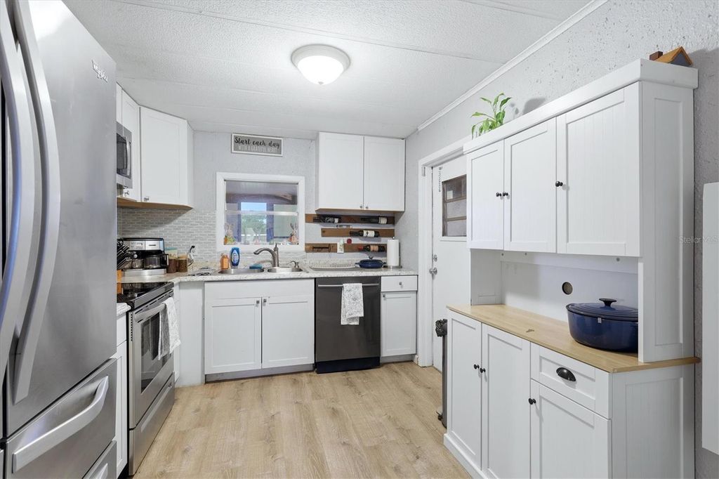 Image 12 of property listing at 6710 36TH AVENUE E 181, Palmetto, FL 34221