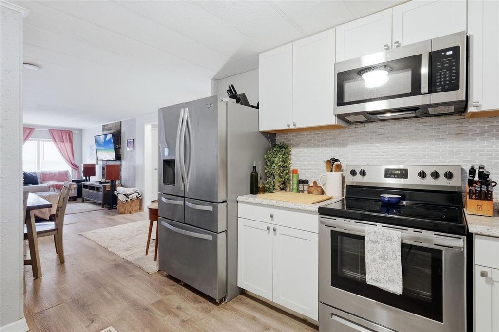 Image 15 of property listing at 6710 36TH AVENUE E 181, Palmetto, FL 34221